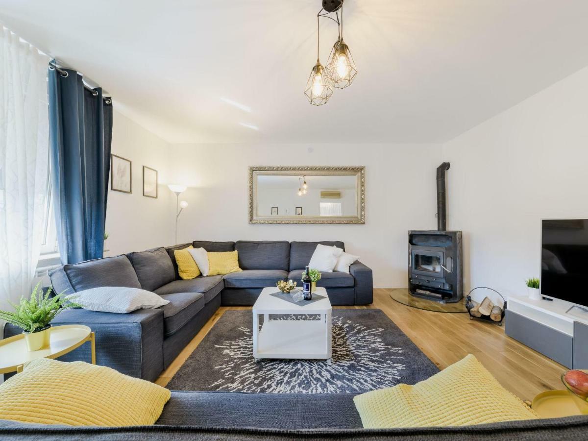 Superior Central Stay Загреб Екстериор снимка